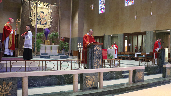5 reading the passion