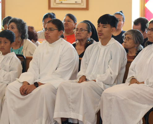 4 altar servers